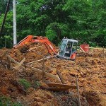 ユンボで土掘り
